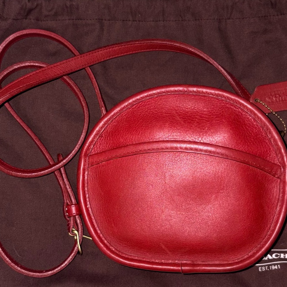 1995 VTG Red Coach Chester #9982 FLASH SALE HELP PAY VET BILL